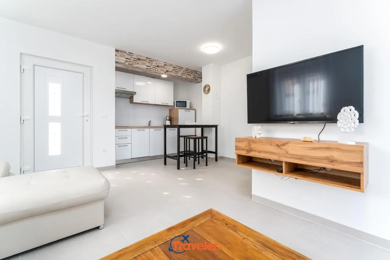 Villa Hlapa-New Modern Villa Near Beach - By Traveler Tourist Agency Krk Gostinjac