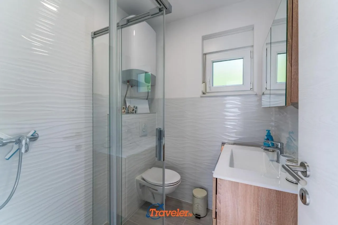 Villa Hlapa-New Modern Villa Near Beach - By Traveler Tourist Agency Krk Gostinjac 0*,